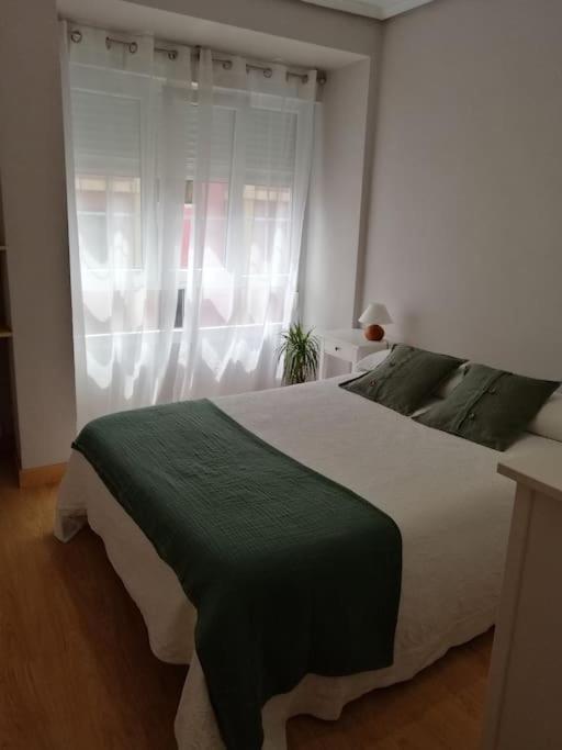 Piso Completo Cerca De Estacion Bus, Tren Y Ferrys Daire Santander Dış mekan fotoğraf